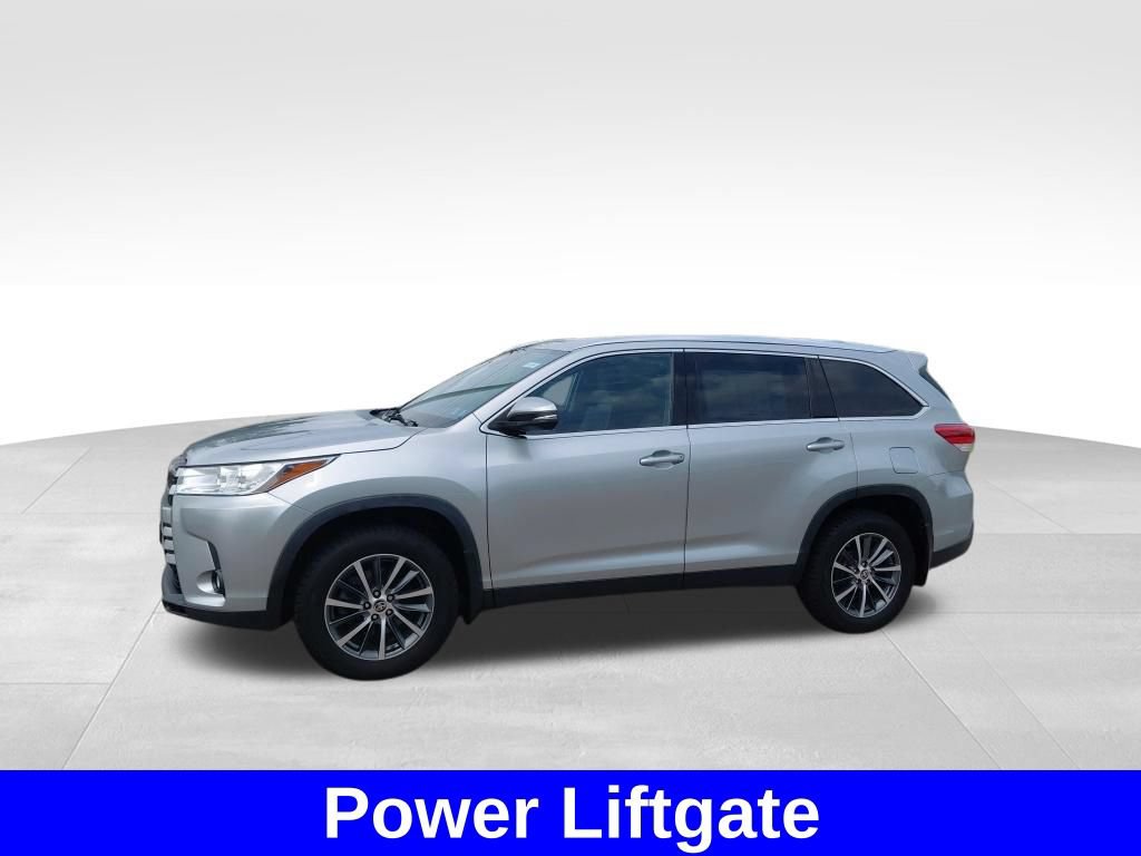 Used 2019 Toyota Highlander XLE AWD/4WD image 22