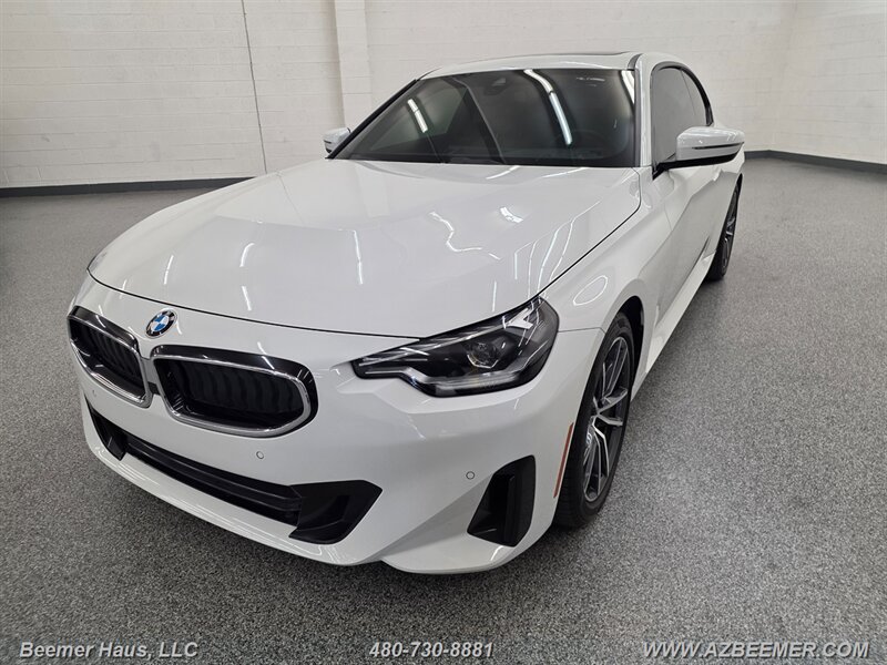 Used 2024 BMW 230i Coupe w/ Convenience Package RWD image 2