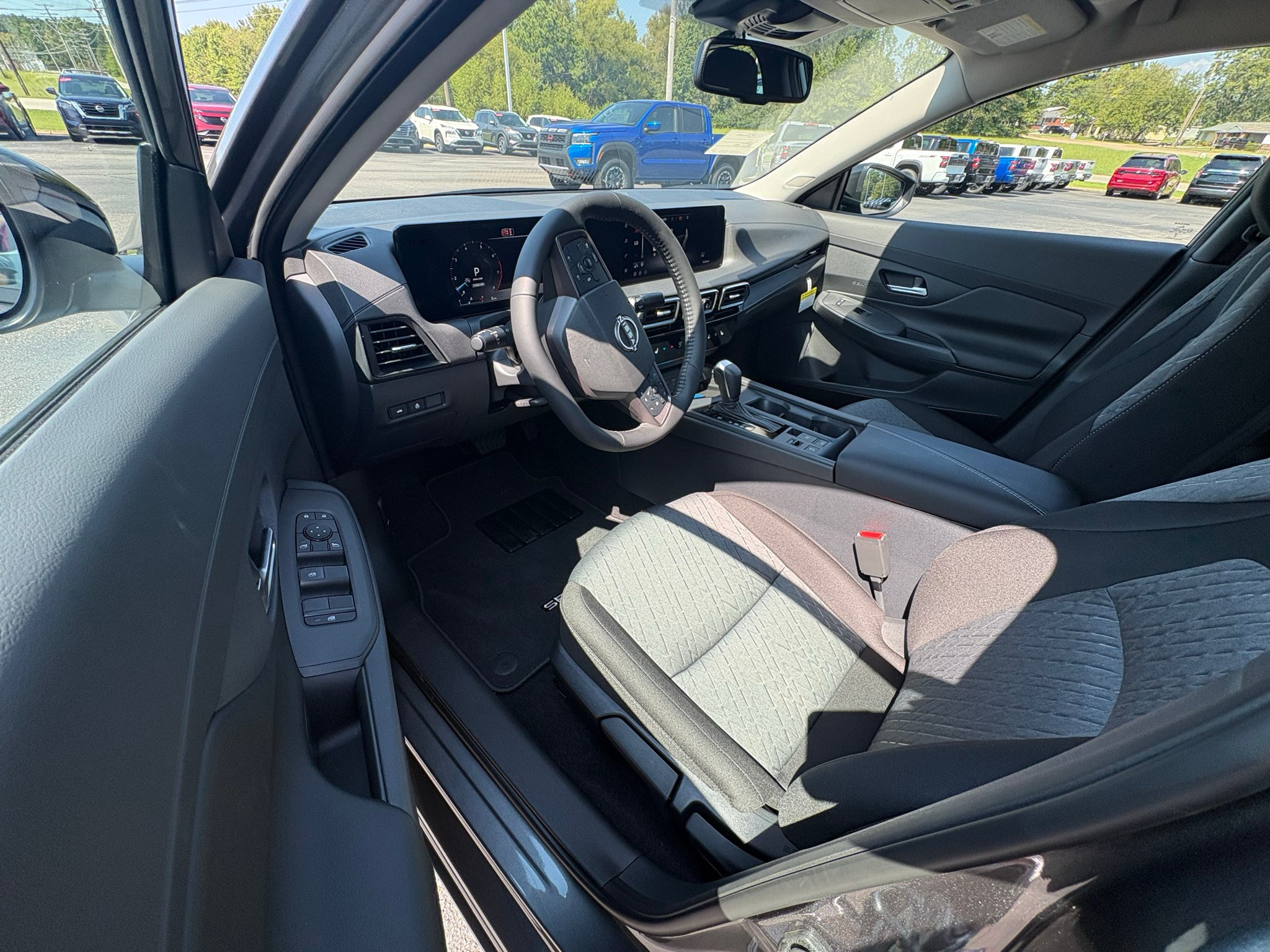 New 2027 Nissan Sentra SV w/ SV Convenience Package FWD image 11