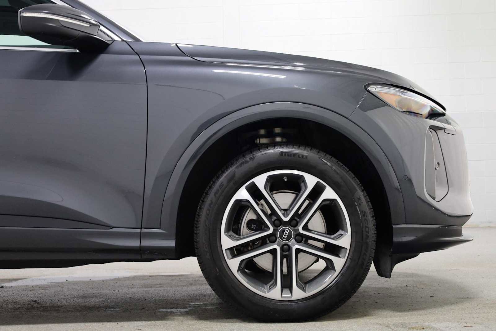 Certified 2025 Audi Q5 Premium Plus w/ Premium Plus AWD/4WD image 11