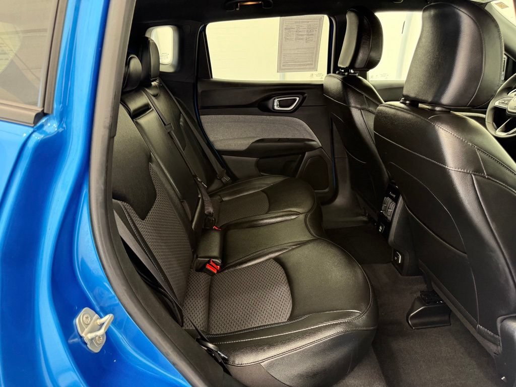 Used 2024 Jeep Compass Latitude AWD/4WD image 25