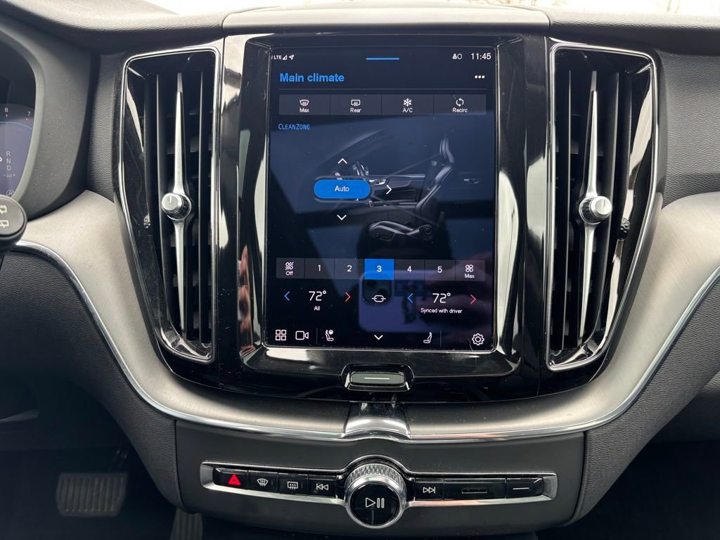 Used 2023 Volvo XC60 B5 Core w/ Climate Package image 14