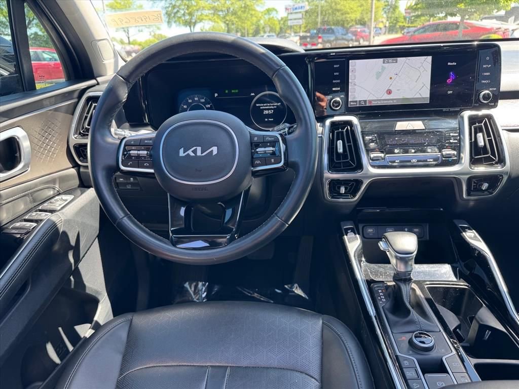 Certified 2023 Kia Sorento SX image 13