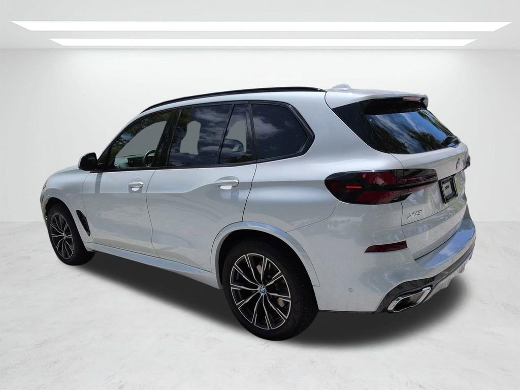 New 2026 BMW X5 xDrive40i w/ M Sport Package AWD/4WD image 6