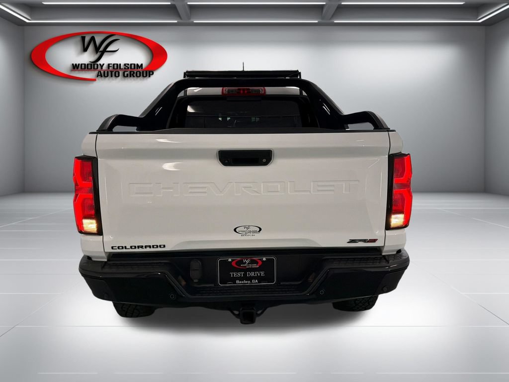 Used 2025 Chevrolet Colorado ZR2 w/ Midnight Edition AWD/4WD image 7