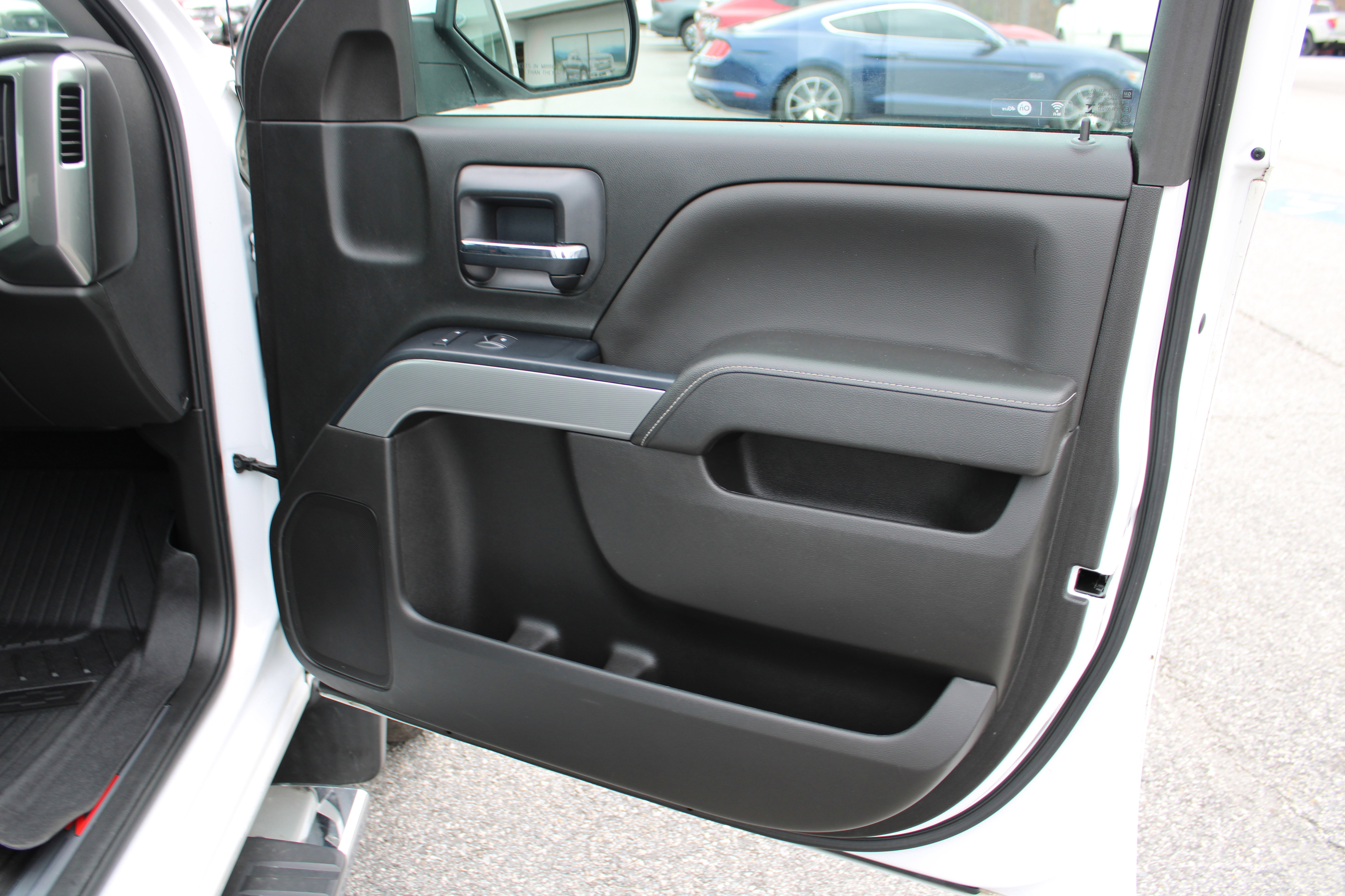 Used 2018 Chevrolet Silverado 1500 LT w/ All Star Edition image 15