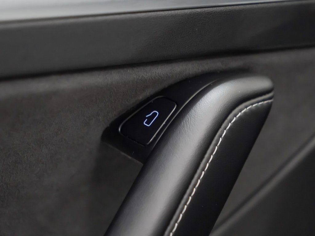 Used 2021 Tesla Model 3 Long Range image 22