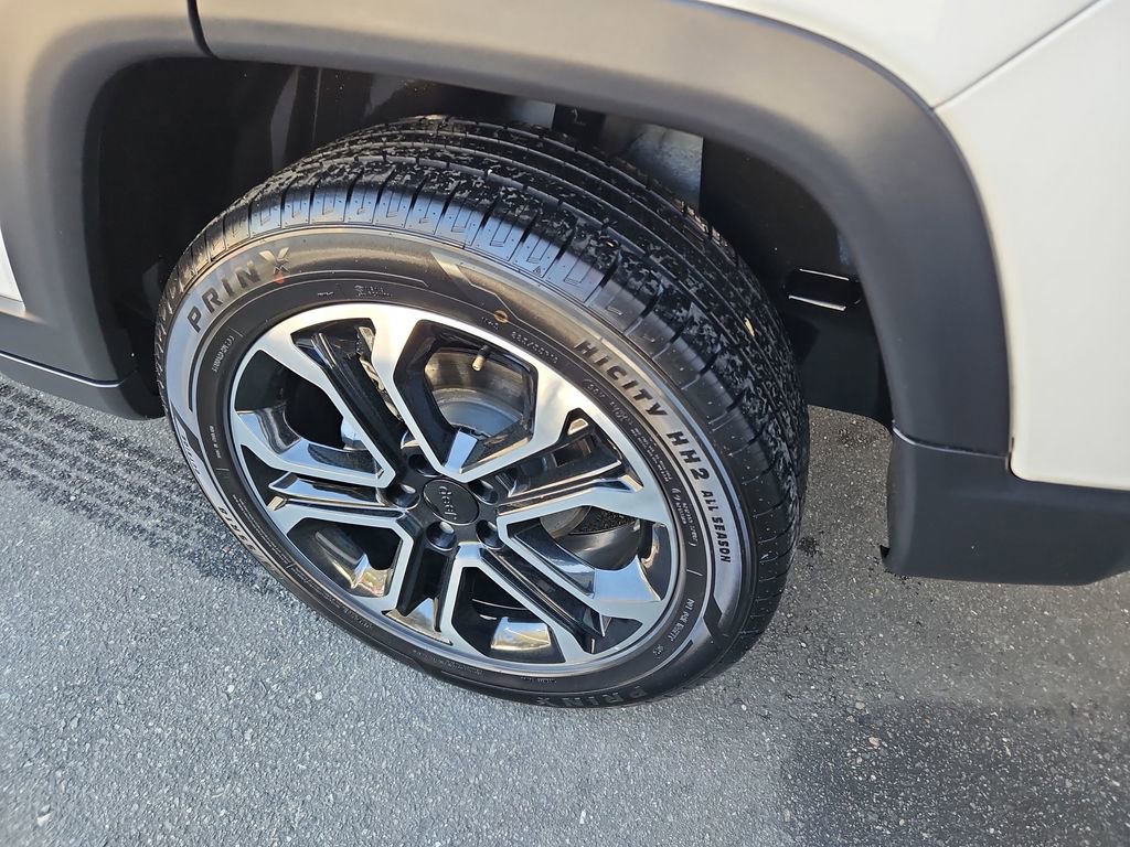 Used 2024 Jeep Compass Limited image 30