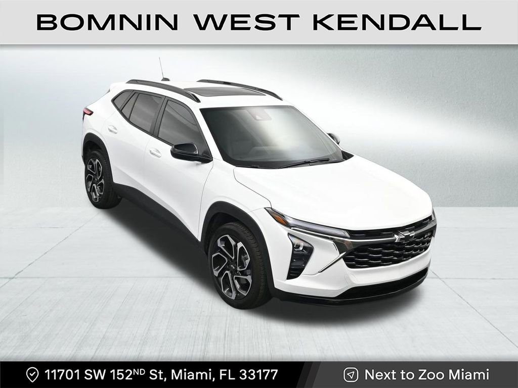 Used 2025 Chevrolet Trax RS w/ Sunroof Package image 19