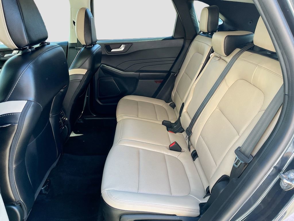 Used 2022 Ford Escape Titanium w/ Class II Trailer Tow Package image 25