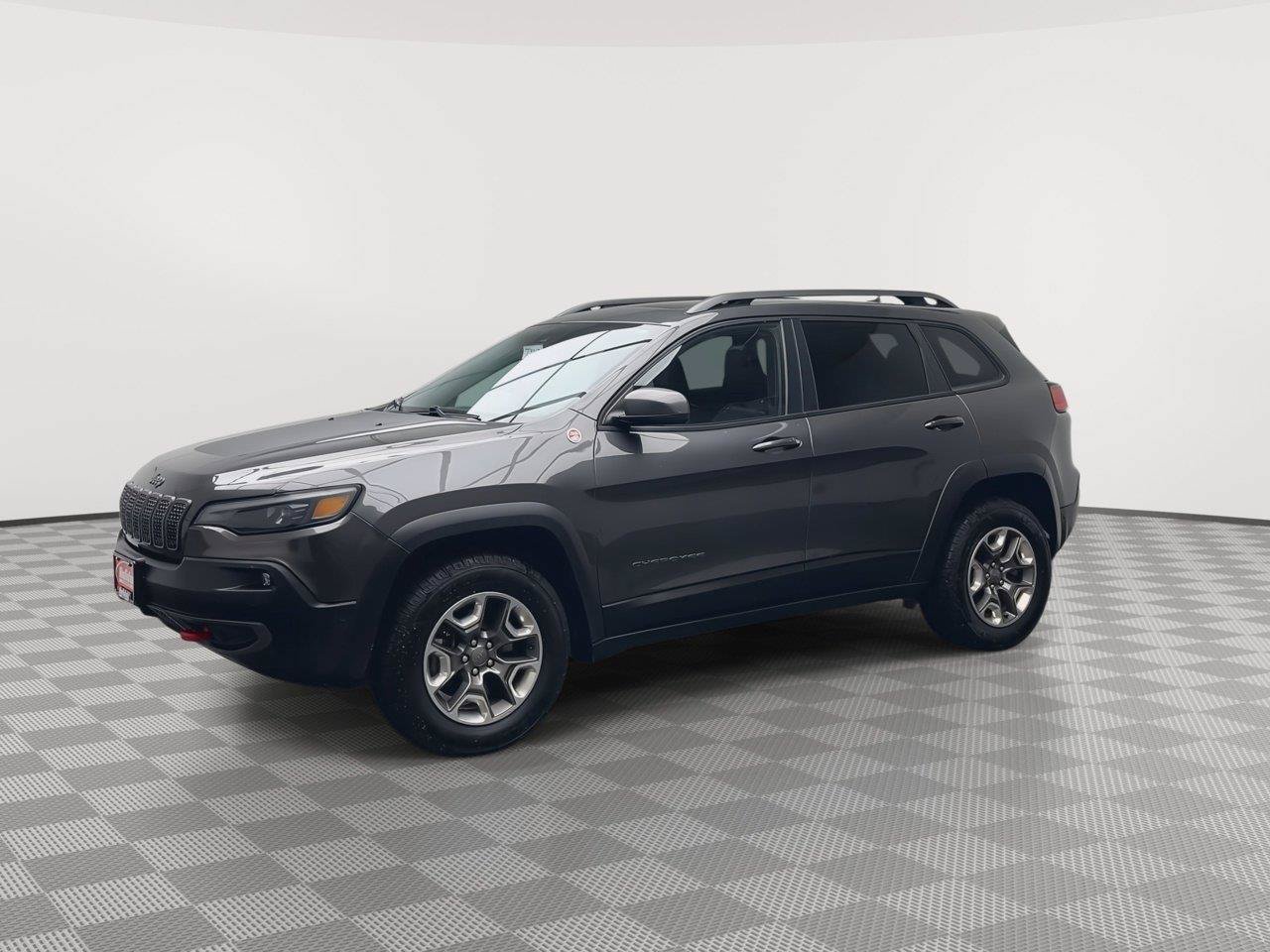 Used 2019 Jeep Cherokee Trailhawk AWD/4WD image 36