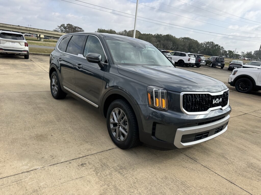 Used 2024 Kia Telluride LX image 8