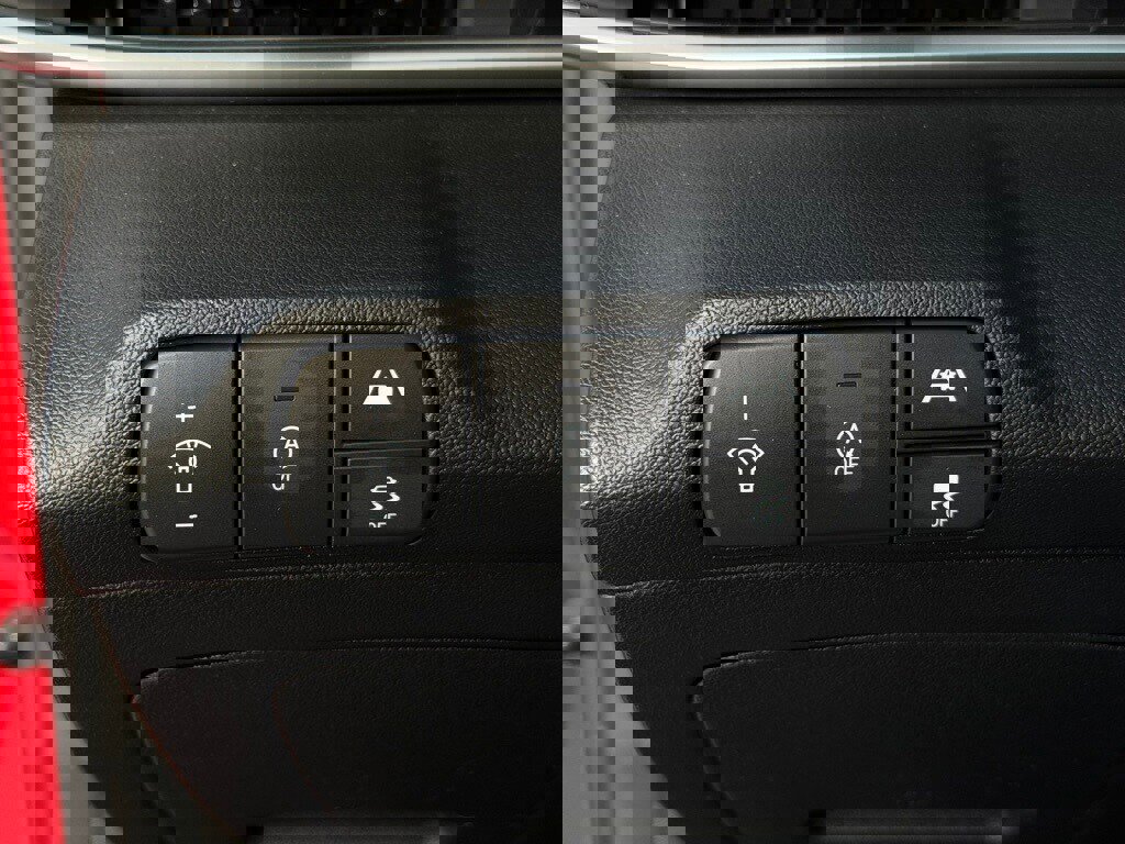 Certified 2023 Hyundai Elantra SE image 23