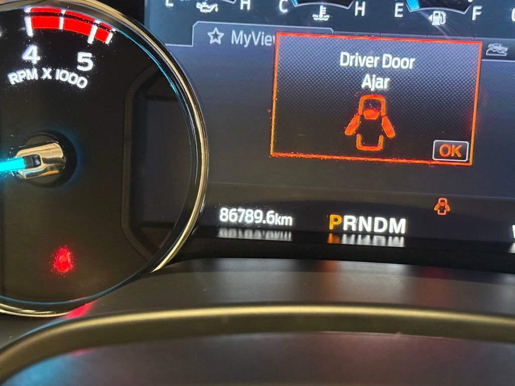 Used 2022 Ford F250 Lariat w/ Black Appearance Pkg image 33