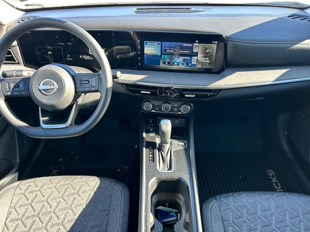 Used 2025 Nissan Kicks SV AWD/4WD image 19