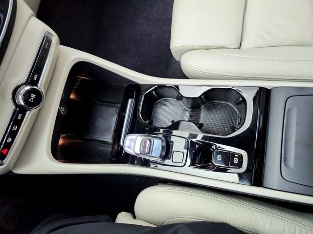 Certified 2023 Volvo XC40 B5 Plus w/ Climate Package AWD/4WD image 26