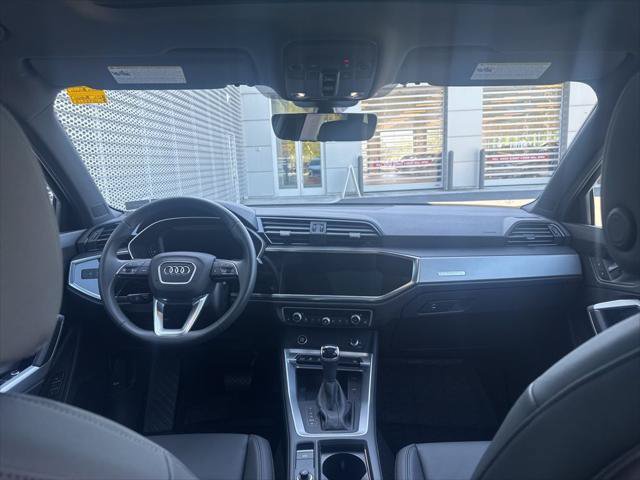 Used 2025 Audi Q3 2.0T Premium w/ Convenience Package AWD/4WD image 25