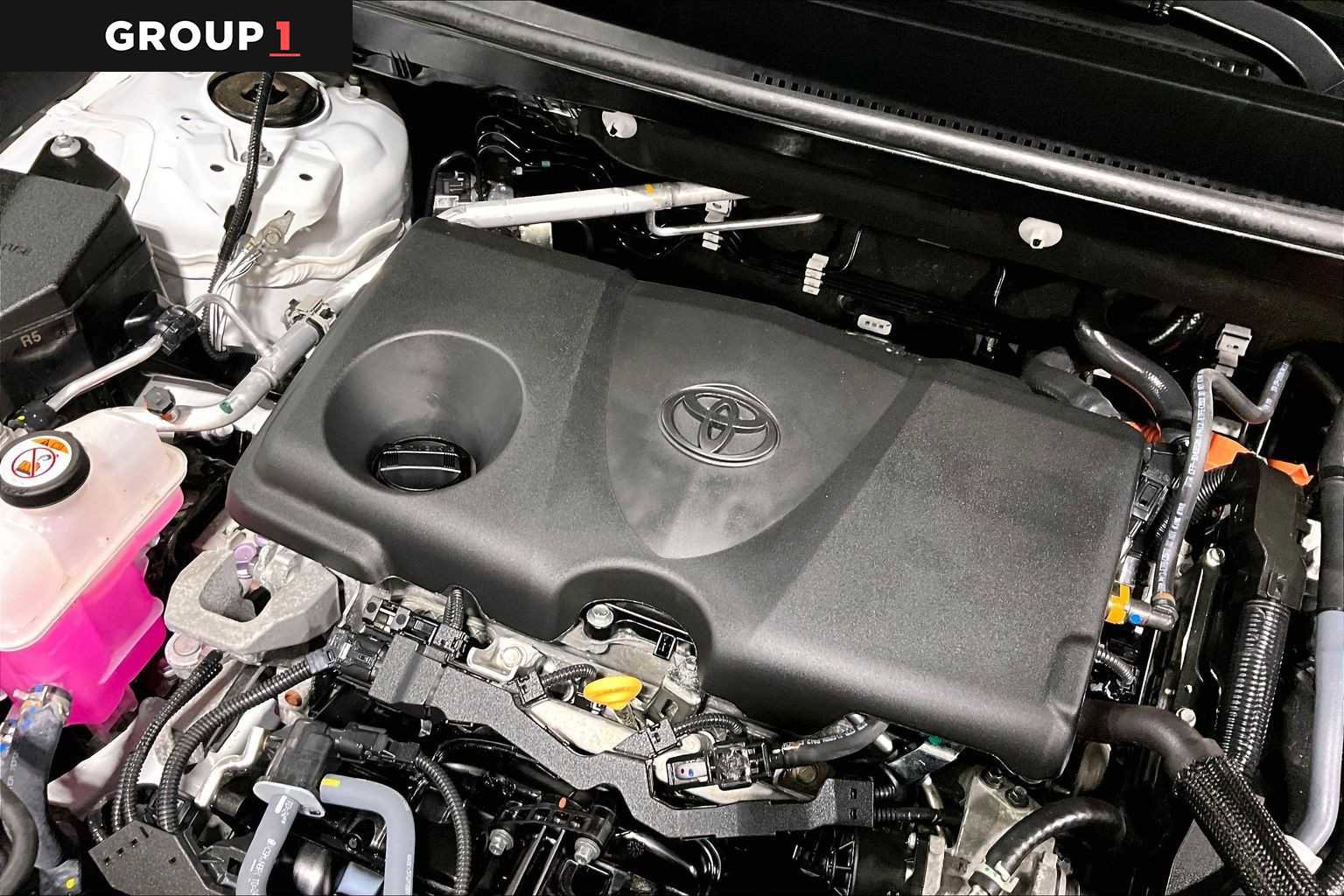 Used 2023 Toyota RAV4 SE w/ SE Grade Weather Package image 33