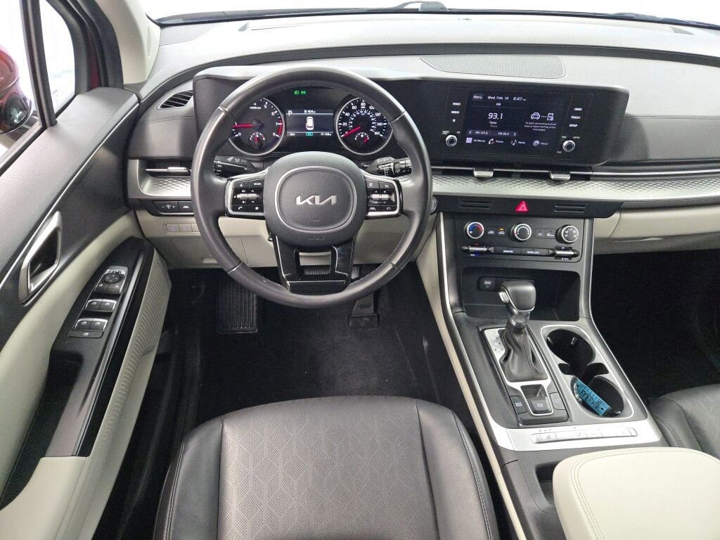 Used 2024 Kia Carnival LX image 22