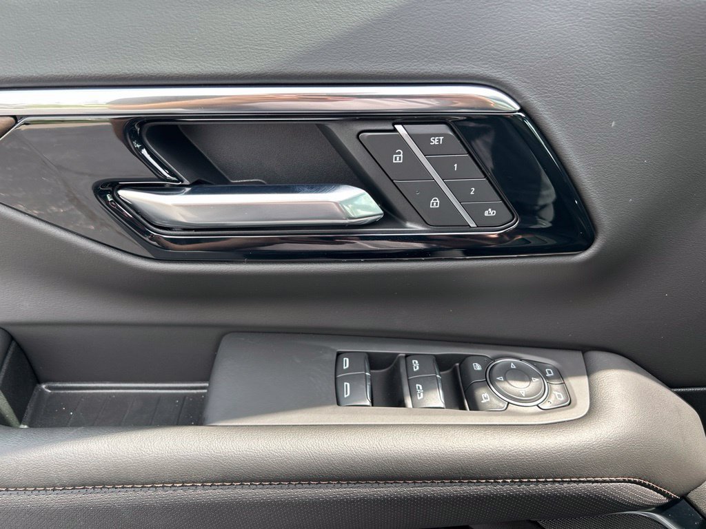 New 2026 Chevrolet Tahoe High Country AWD/4WD image 17