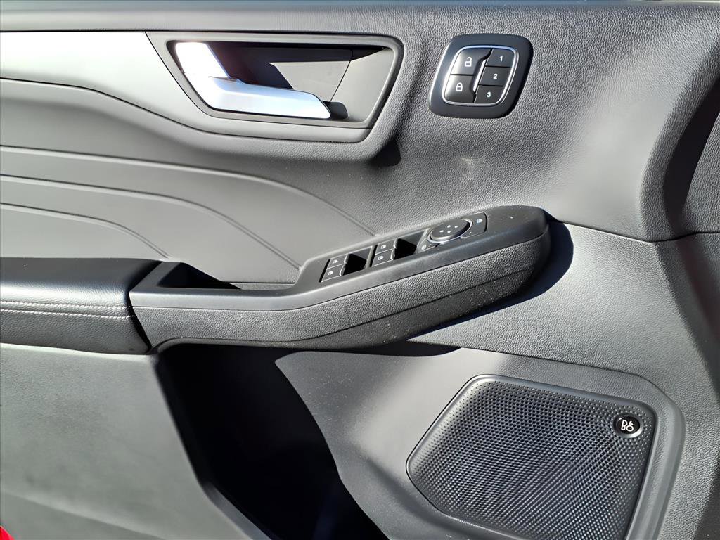 Used 2025 Ford Escape Active w/ Active Premium Tech Pack image 18