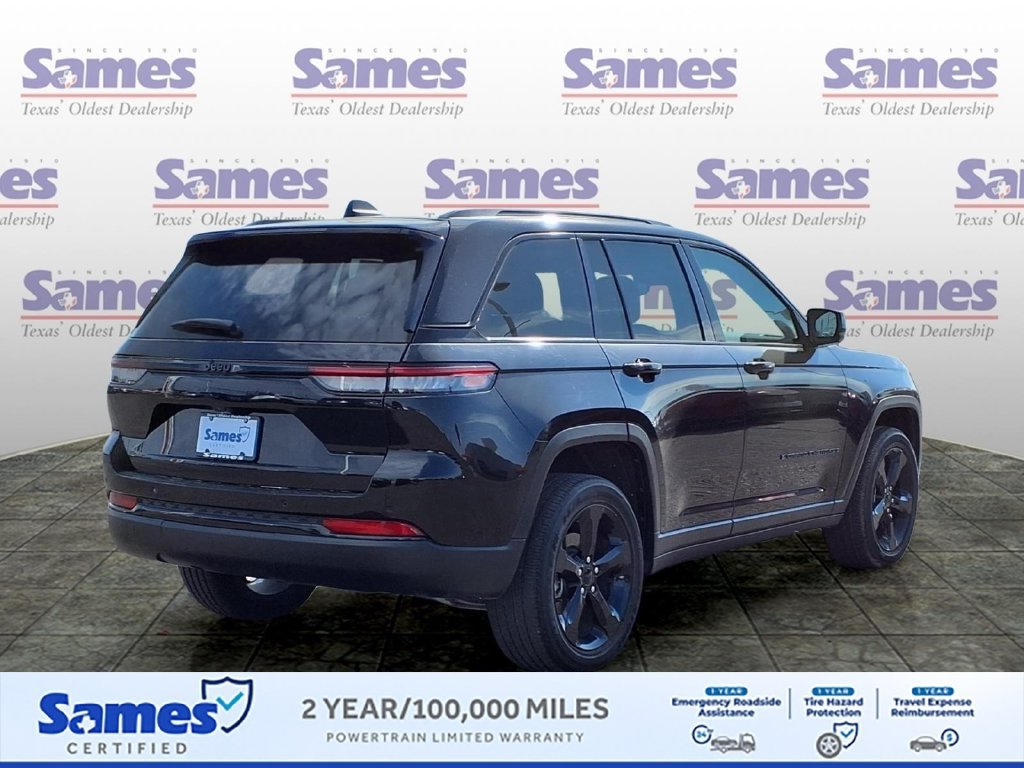 Used 2024 Jeep Grand Cherokee Altitude RWD image 8
