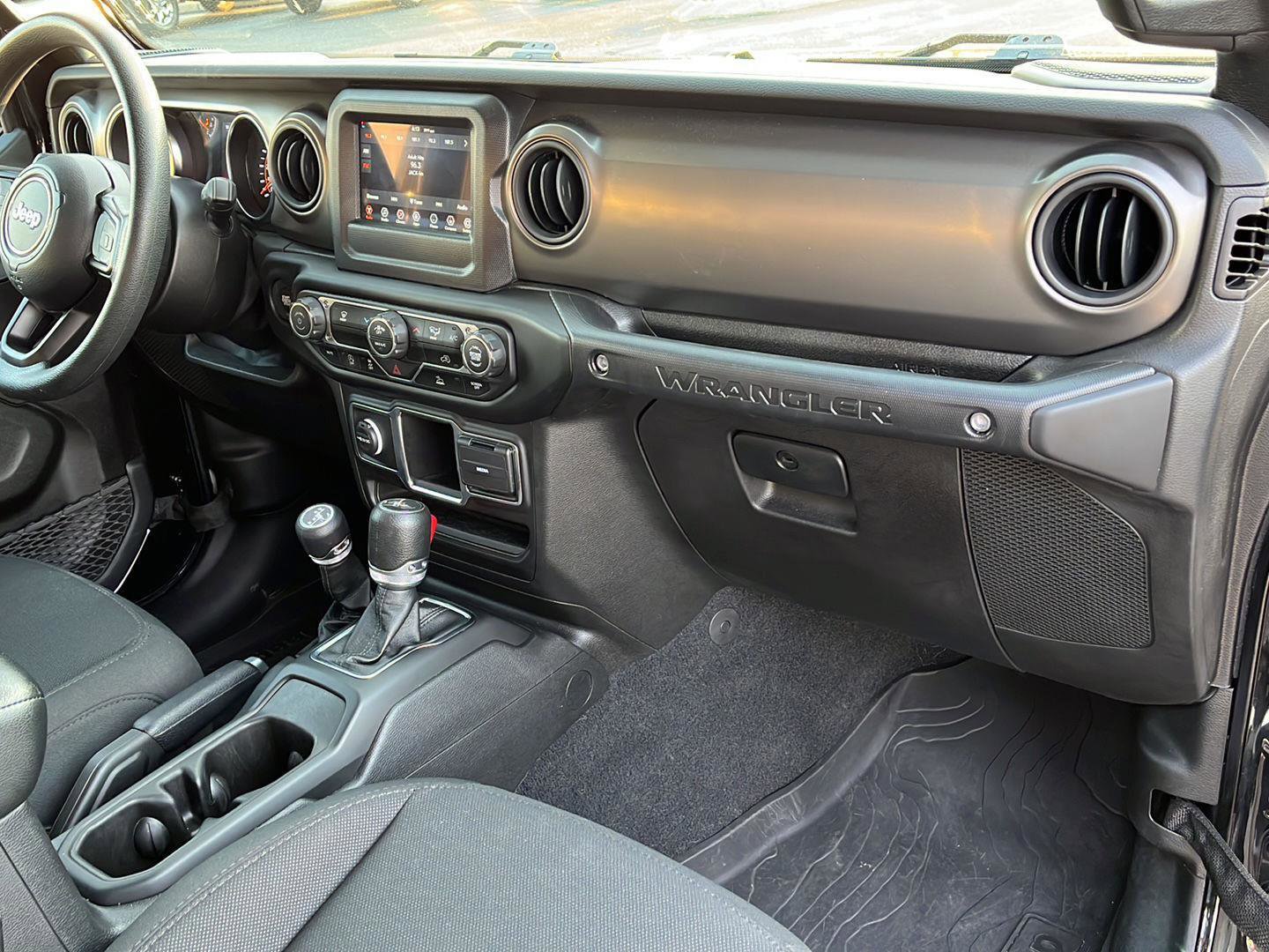 Used 2023 Jeep Wrangler Sport image 33