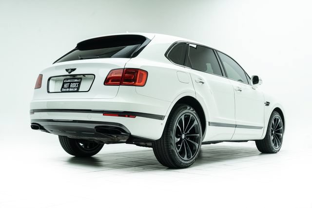 Used 2018 Bentley Bentayga Onyx Edition AWD/4WD image 12