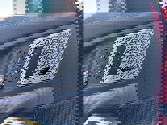 Used 2025 BMW X2 xDrive28i w/ Premium Package image 11