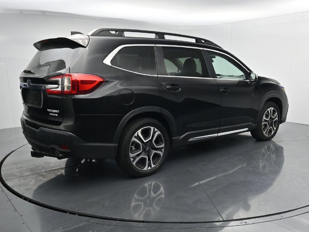 Used 2023 Subaru Ascent Limited w/ Technology Package AWD/4WD image 8