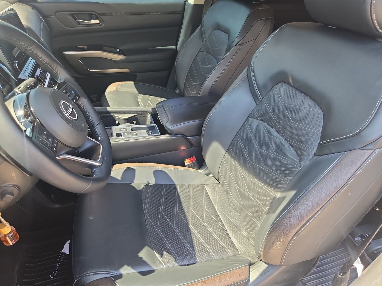 Used 2024 Nissan Pathfinder Platinum w/ Cargo Package FWD image 18