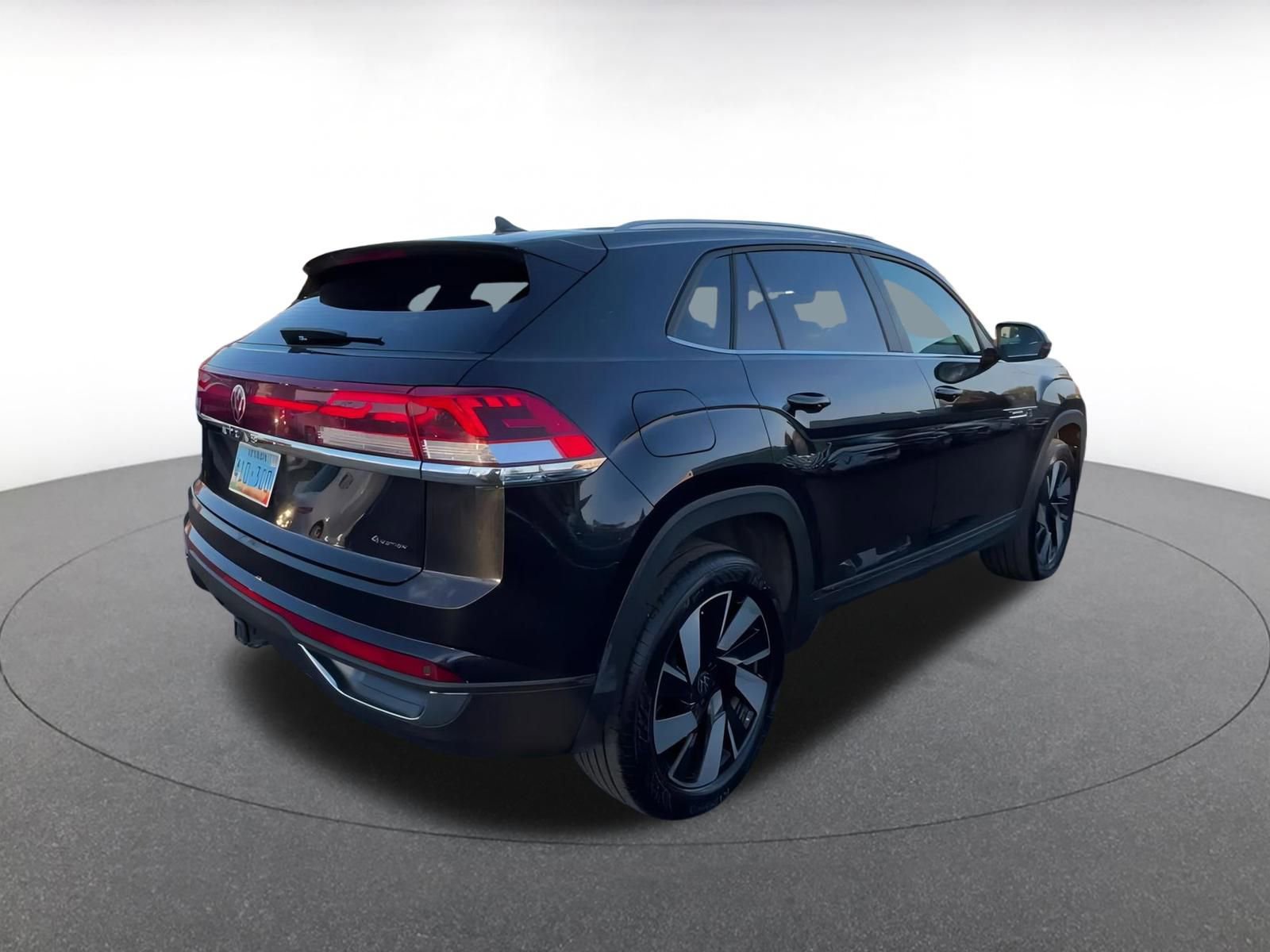 Used 2025 Volkswagen Atlas Cross Sport SE image 14