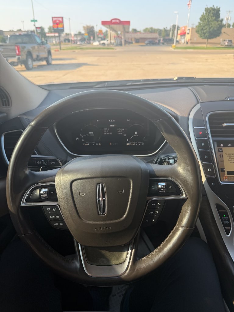 Used 2019 Lincoln Nautilus Select AWD/4WD image 12