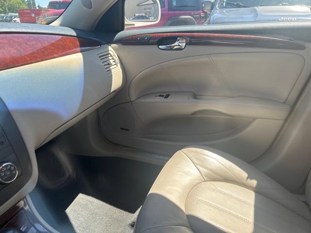 Used 2006 Buick Lucerne CXS w/ Driver Confidence Package FWD image 12