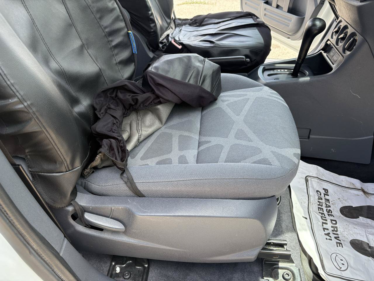 Used 2010 Ford Transit Connect XLT FWD image 29