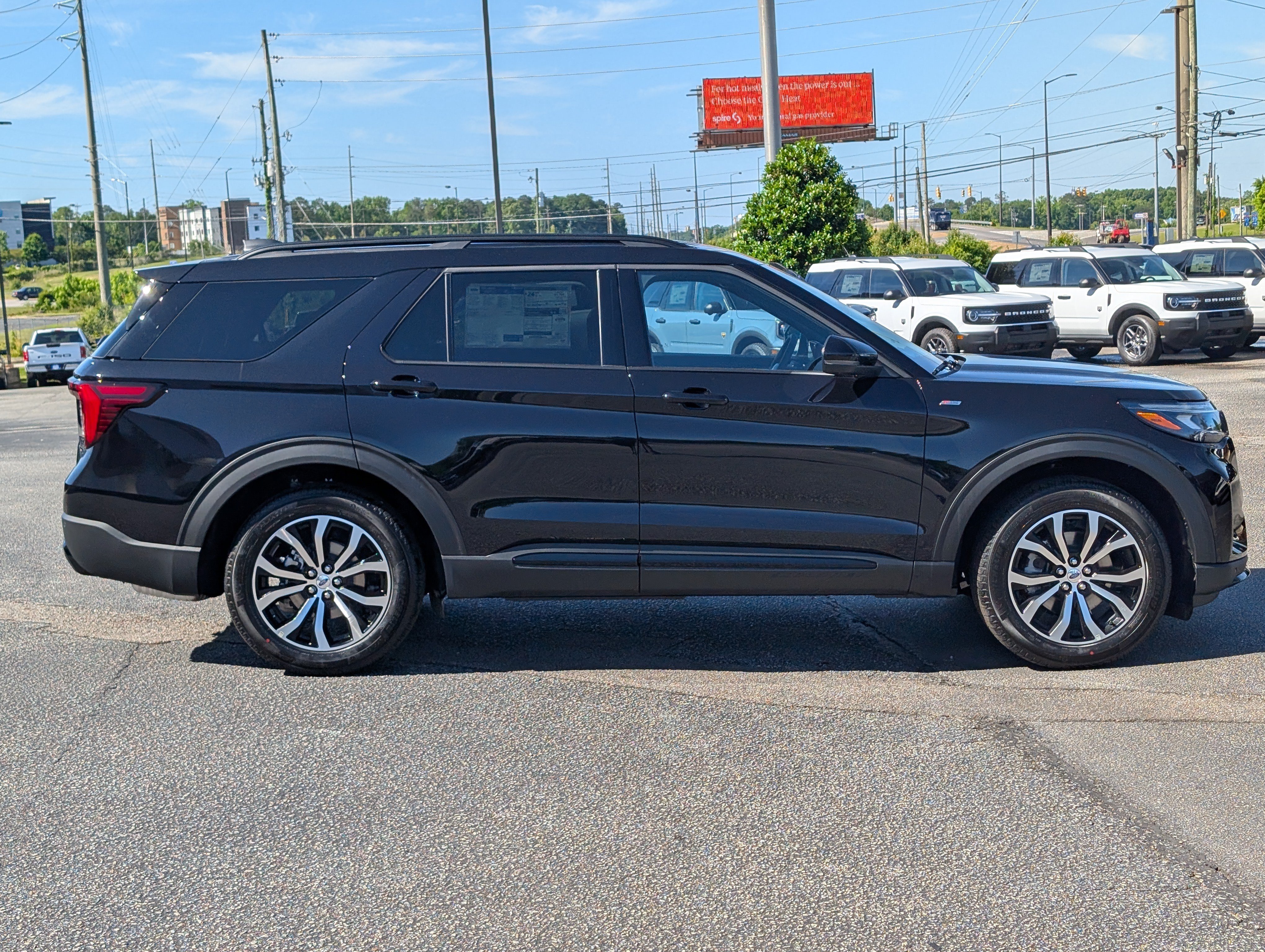 New 2026 Ford Explorer ST-Line RWD image 8