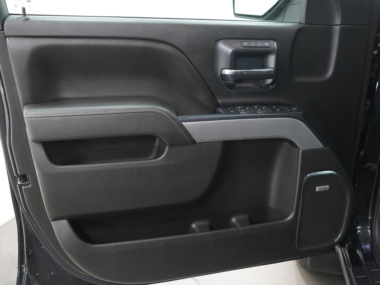 Used 2014 Chevrolet Silverado 1500 LTZ Z71 w/ LTZ Plus Package AWD/4WD image 21
