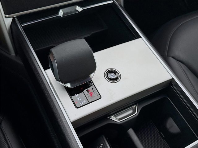 New 2026 Land Rover Range Rover Long Wheelbase SE AWD/4WD image 19