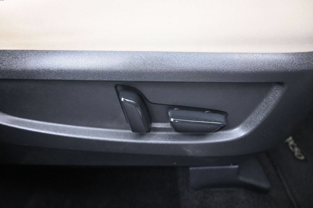 Used 2019 INFINITI QX50 Luxe w/ Navigation Package FWD image 40