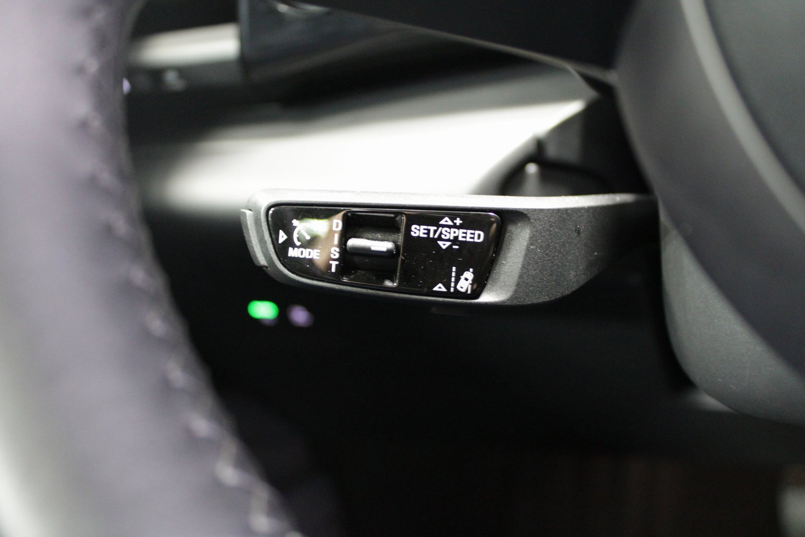 Certified 2024 Porsche Macan 4 Electric image 29