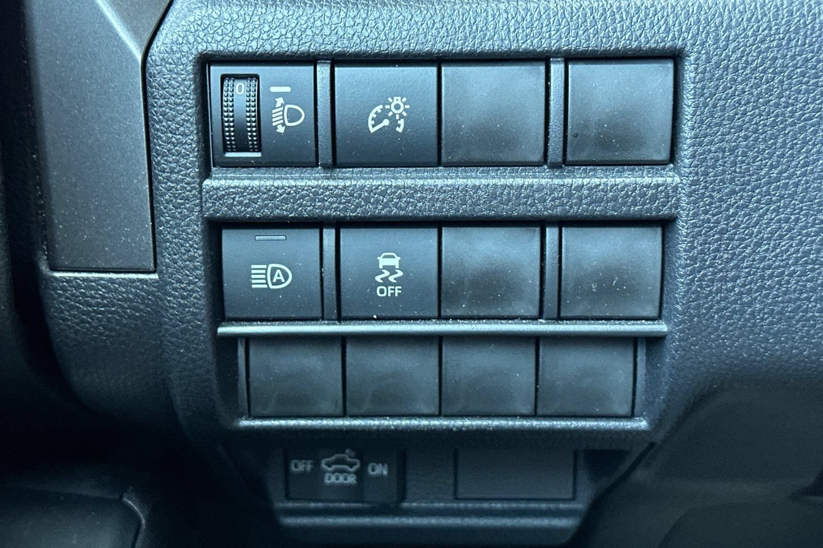 Used 2025 Toyota Tacoma TRD Sport AWD/4WD image 28