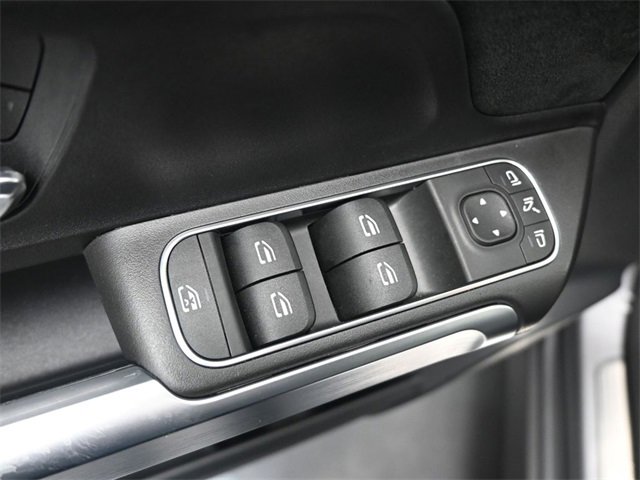 New 2024 Mercedes-Benz GLB 250 image 13