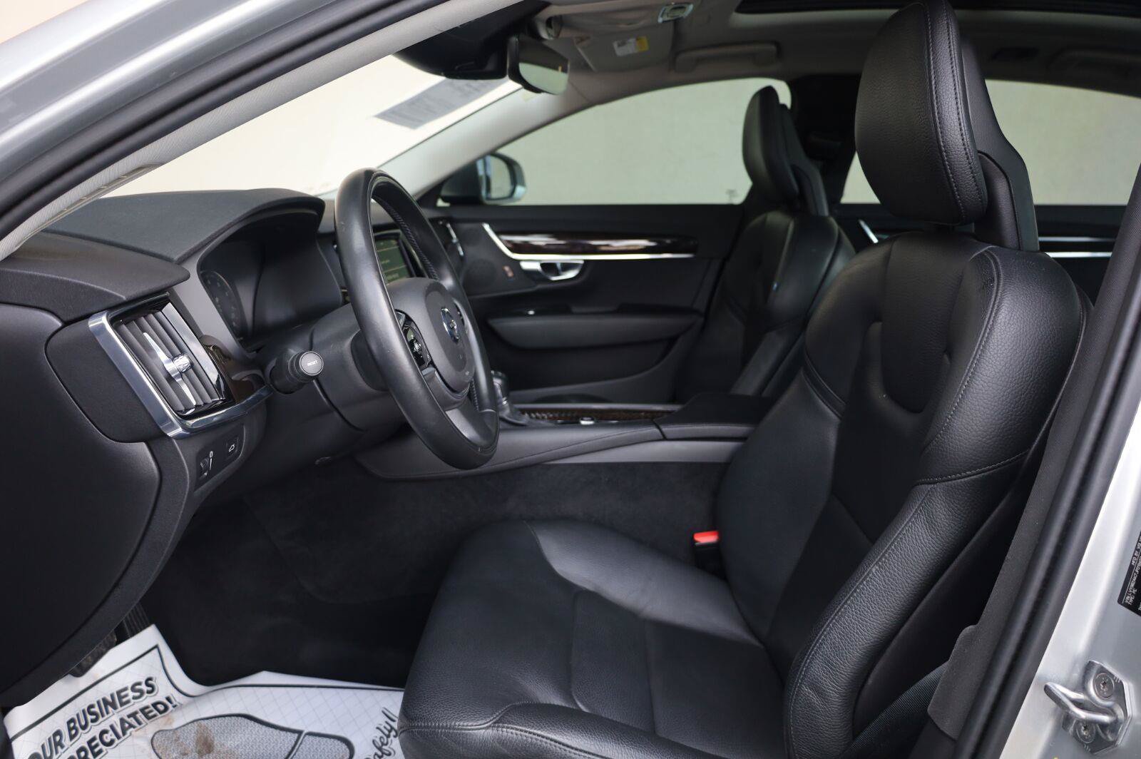Used 2018 Volvo S90 T5 Momentum w/ Convenience Package FWD image 18