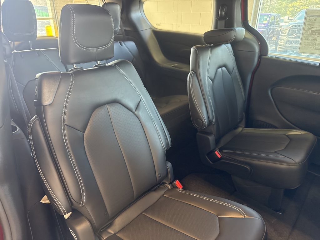 New 2026 Chrysler Pacifica Select FWD image 56