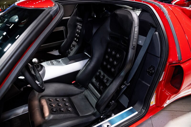 Used 2005 Ford GT RWD image 9