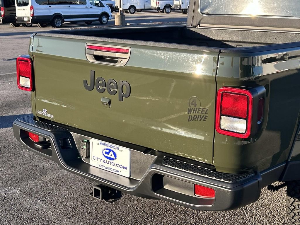 Used 2021 Jeep Gladiator Sport image 12