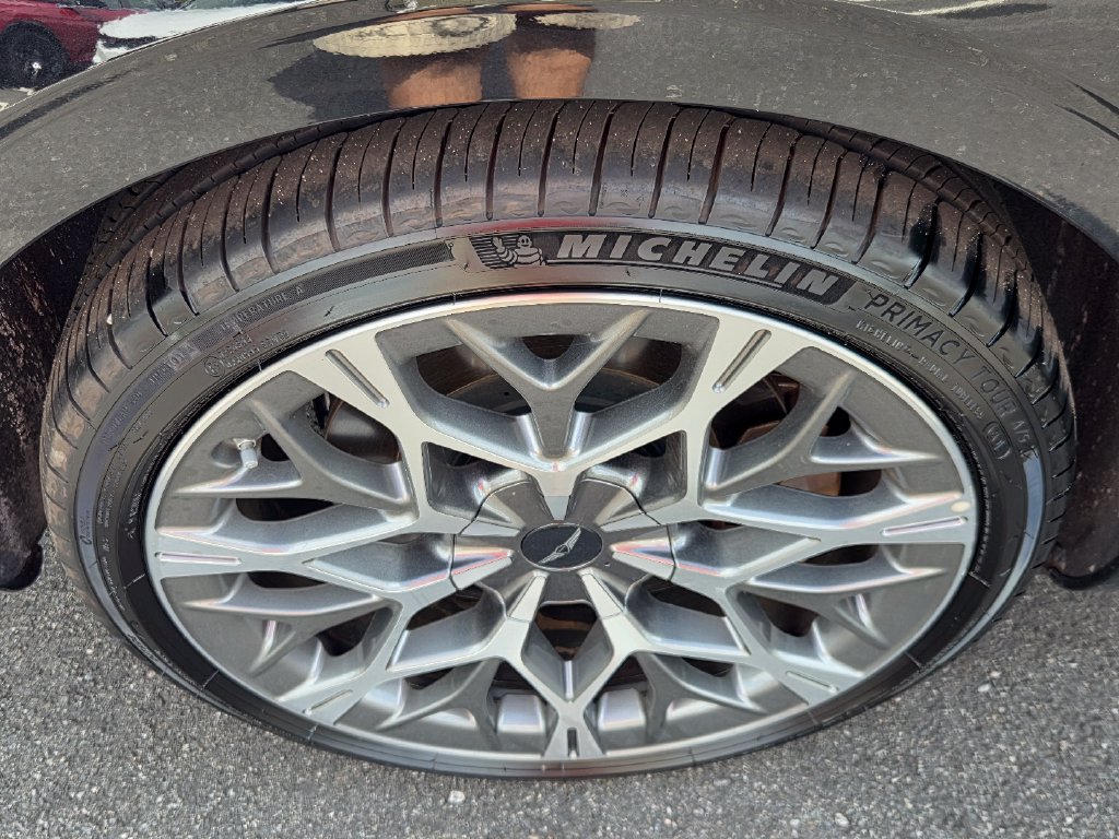 Used 2025 Genesis G90 3.5T AWD/4WD image 13