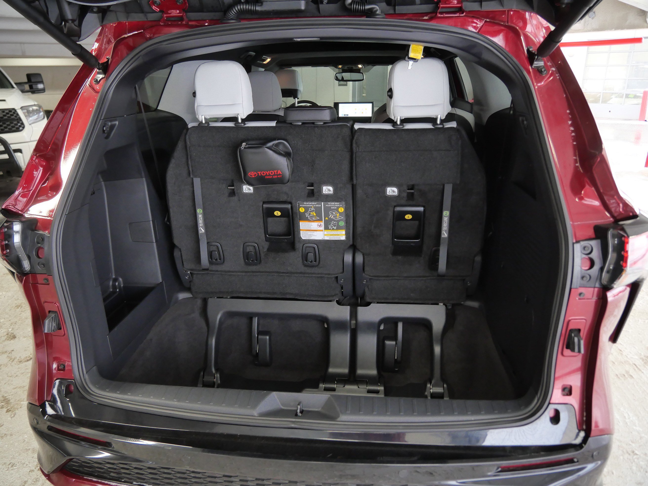 Certified 2025 Toyota Sienna XSE image 19