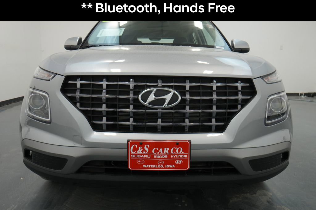 New 2025 Hyundai Venue SEL image 3