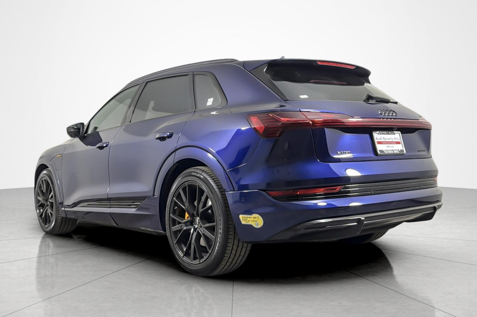 Used 2022 Audi e-tron Chronos AWD/4WD image 3